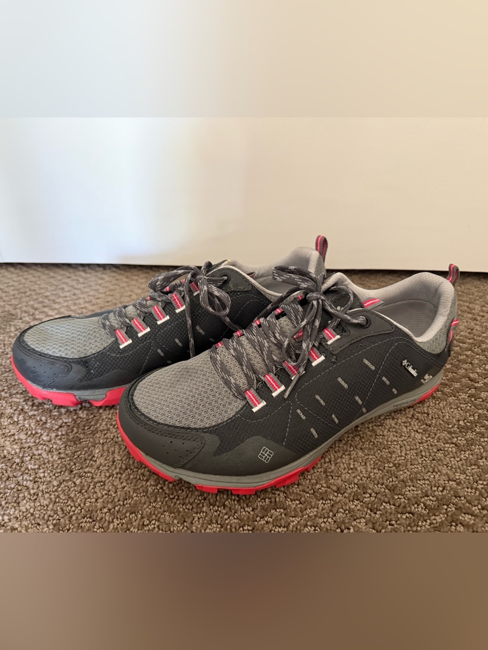 Columbia Women’s Conspiracy Razor OutDry waterproof hiking shoes 9.5